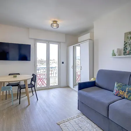 Apartment Magnifique Le Dauphin 50m Des Plages Juan-les-Pins