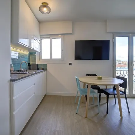 Apartment Magnifique Le Dauphin 50m Des Plages Juan-les-Pins